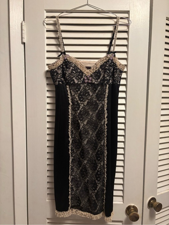 Betsey Johnson Dresses & Skirts - Betsey Johnson Black and Cream Lace Trim Slip